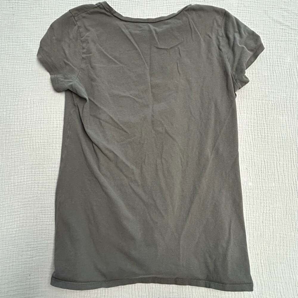 Columbia Sportswear Women's Gray Short Sleeve Graphic T-Shirt - Picture 4 of 4